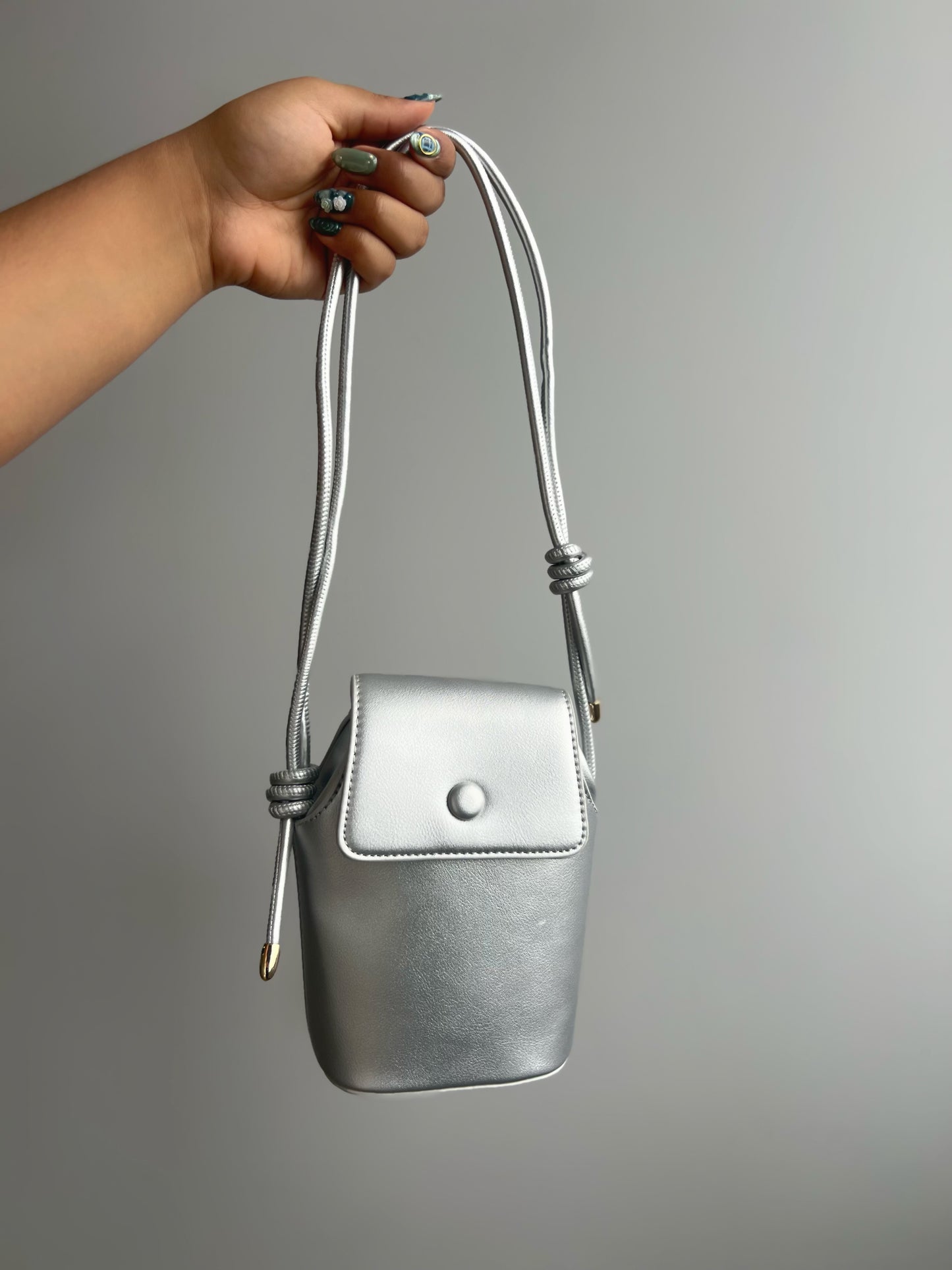 MODELO C02 - plateado