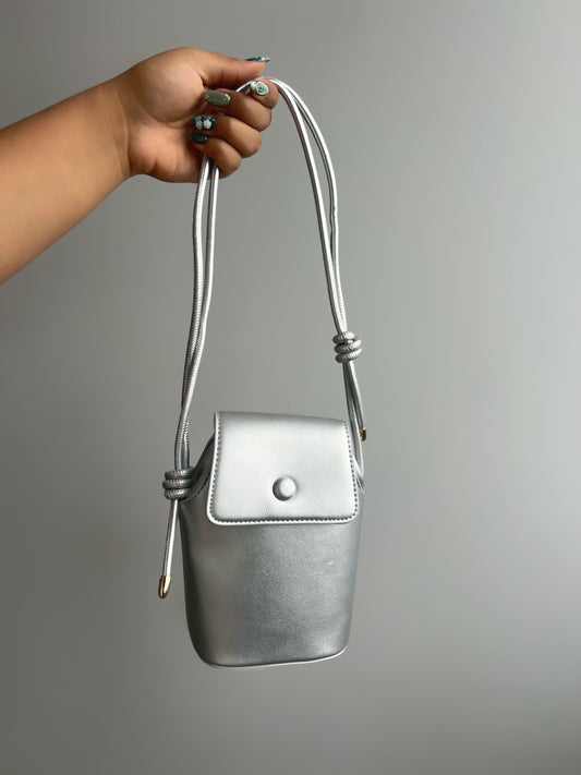 MODELO C02 - plateado